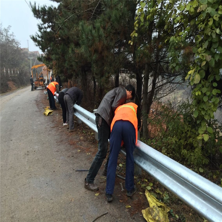 ���λ���